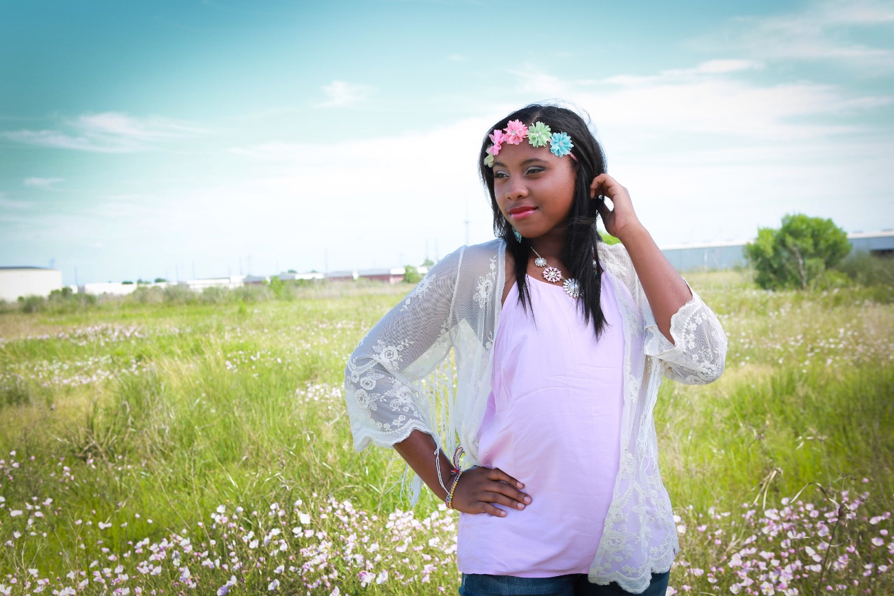 high-school-girl-senior-photos-houston-flowers