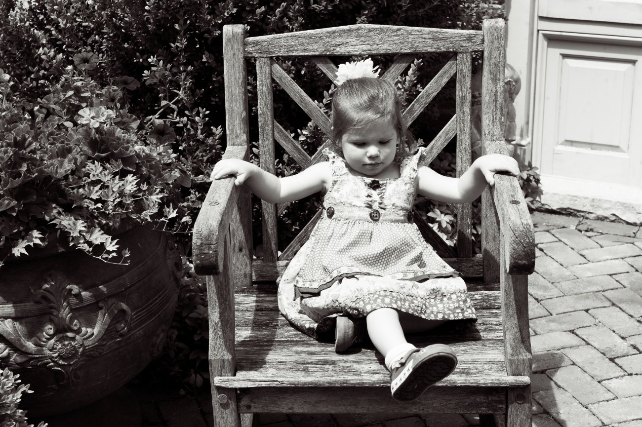 Peterson Children Portraits in Wisconsin - girls in the garden
