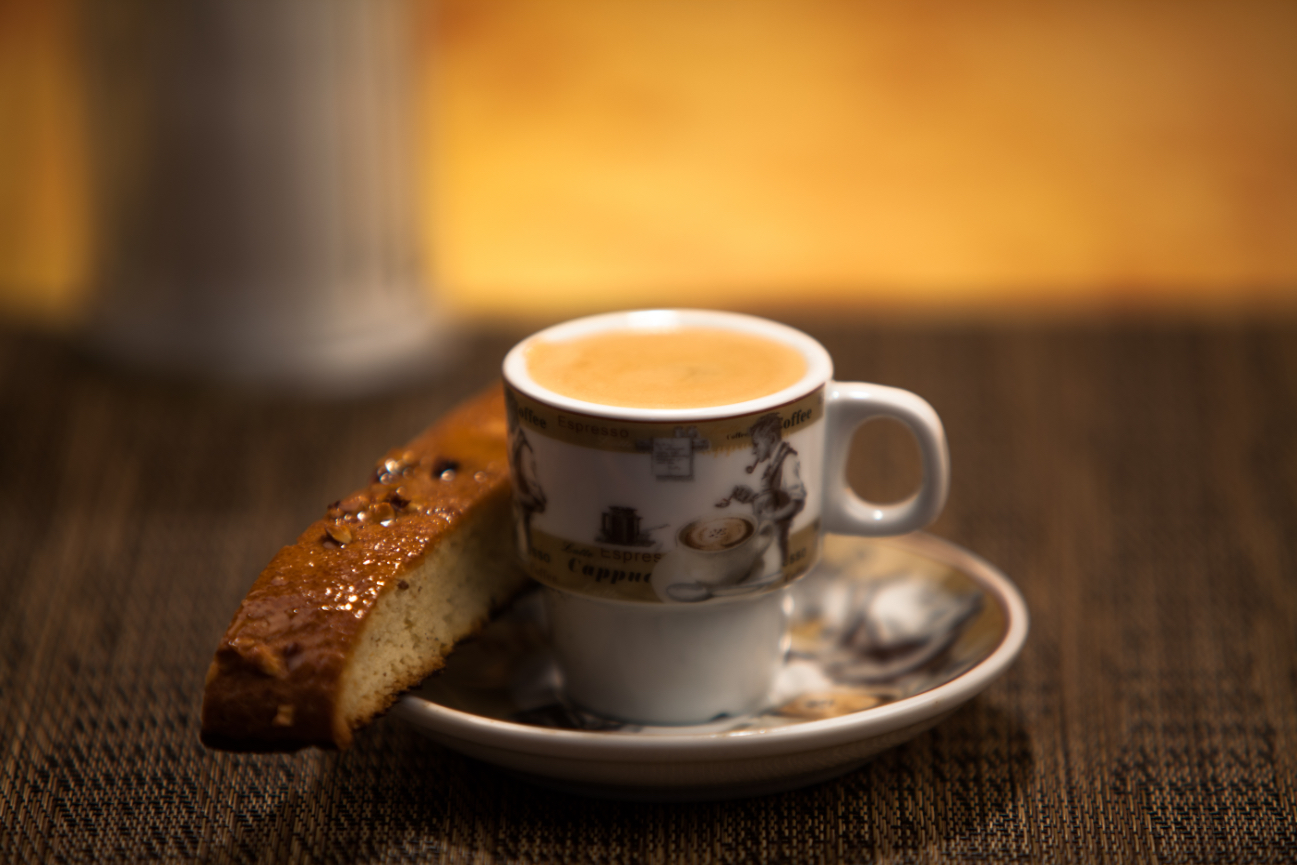 Espresso photography, art and love combined in one shot.