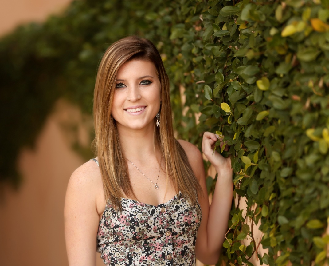 BOOK A SENIOR SESSION