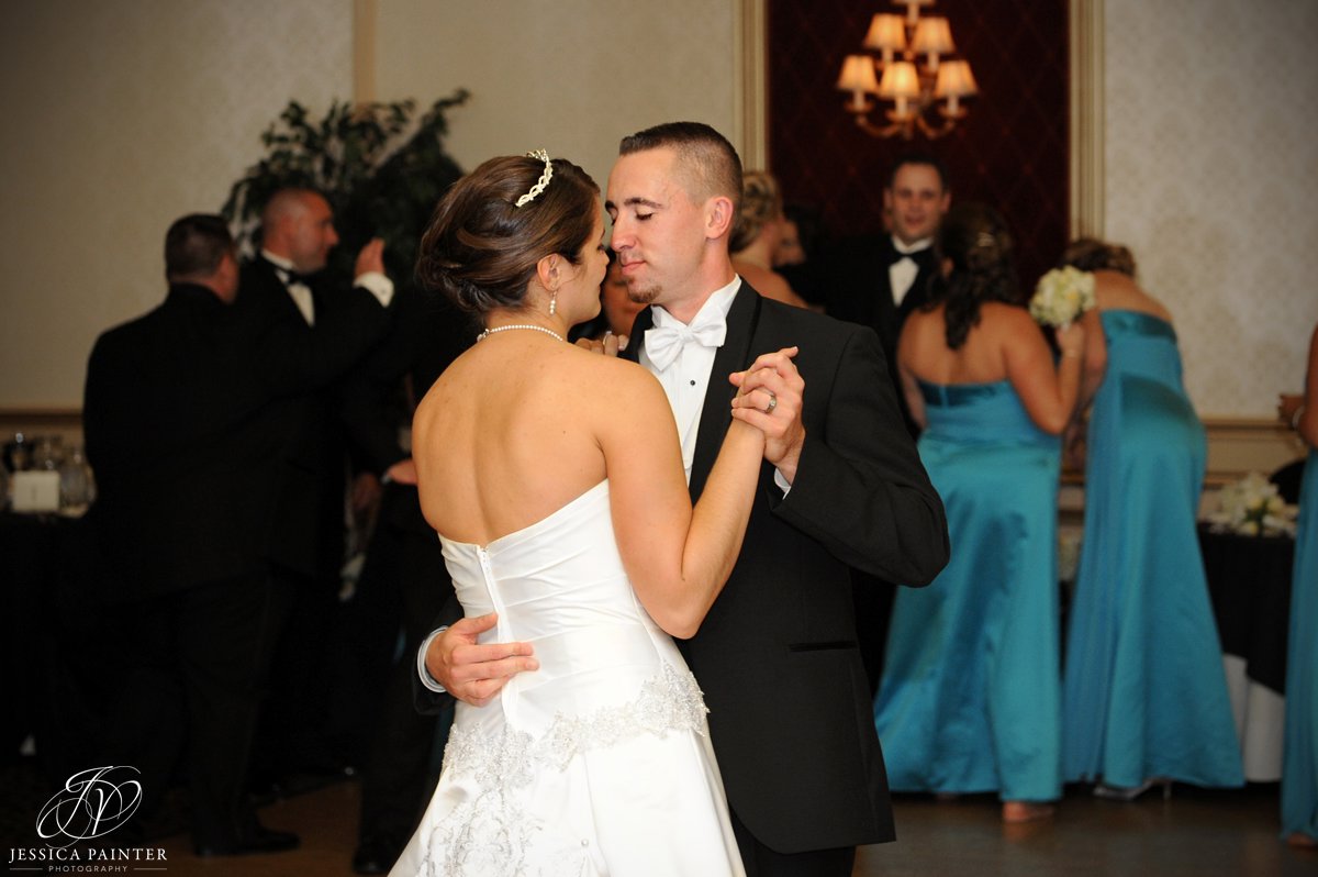 bride and groom dance, first dance, franklin terrace ballroom, Albany wedding photography, troy wedding photographer, franklin terrace wedding