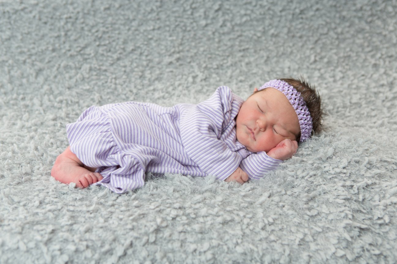 NEWBORN - CHILDREN GALLERY