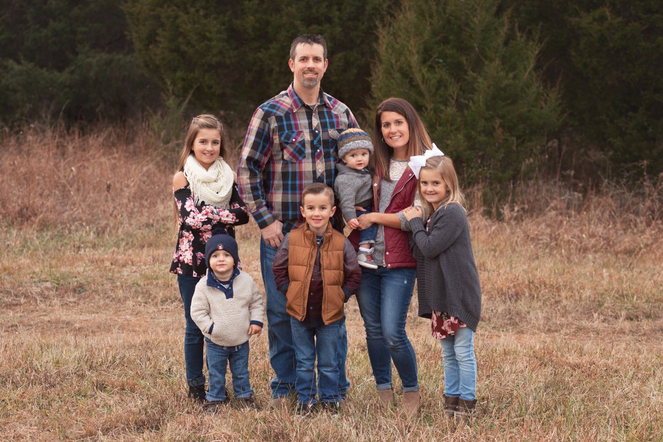 Outdoor E-town Family Pictures