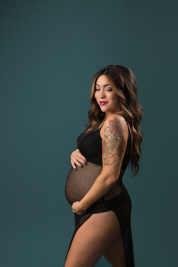 Hailee's Studio Maternity Session - Augusta, Wisconsin