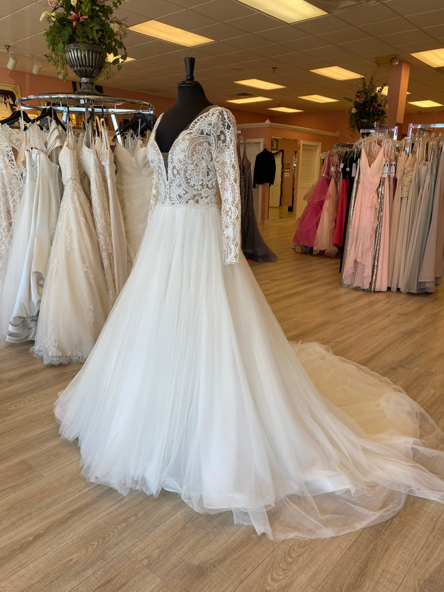 Suit Up in Style: Essential Tips for Choosing the Perfect Tuxedo Rental