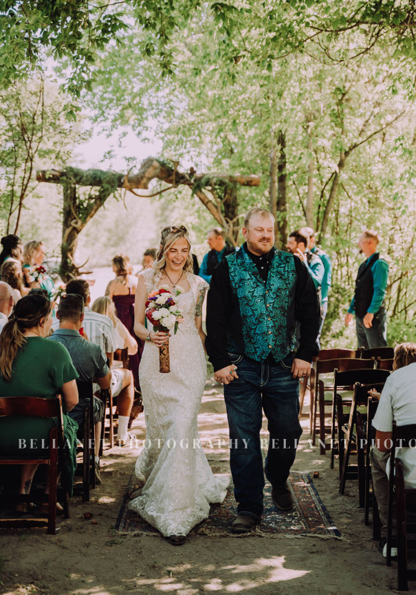 Nick and Eva Sweet Water Hollow Salmon Idaho Idaho Wedding