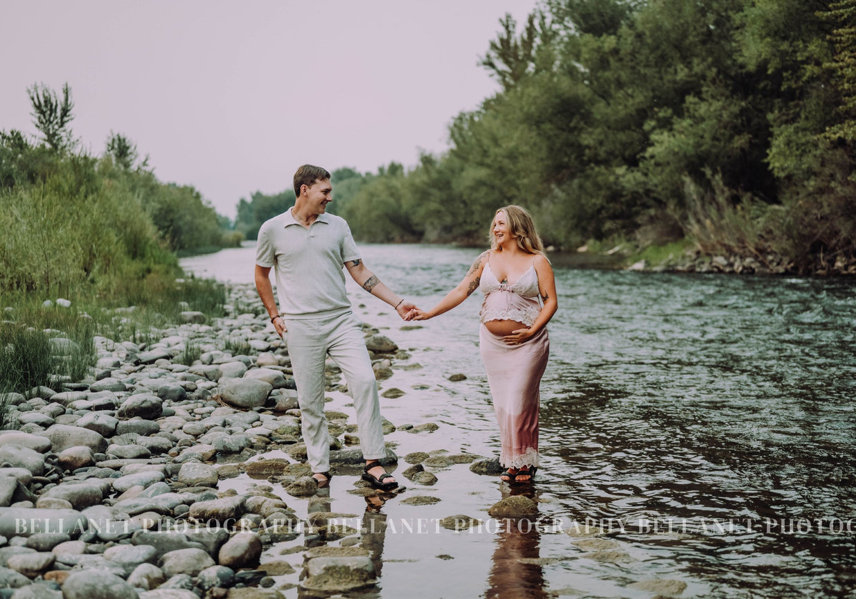 Chase Maddie Idaho Maternity Photographer