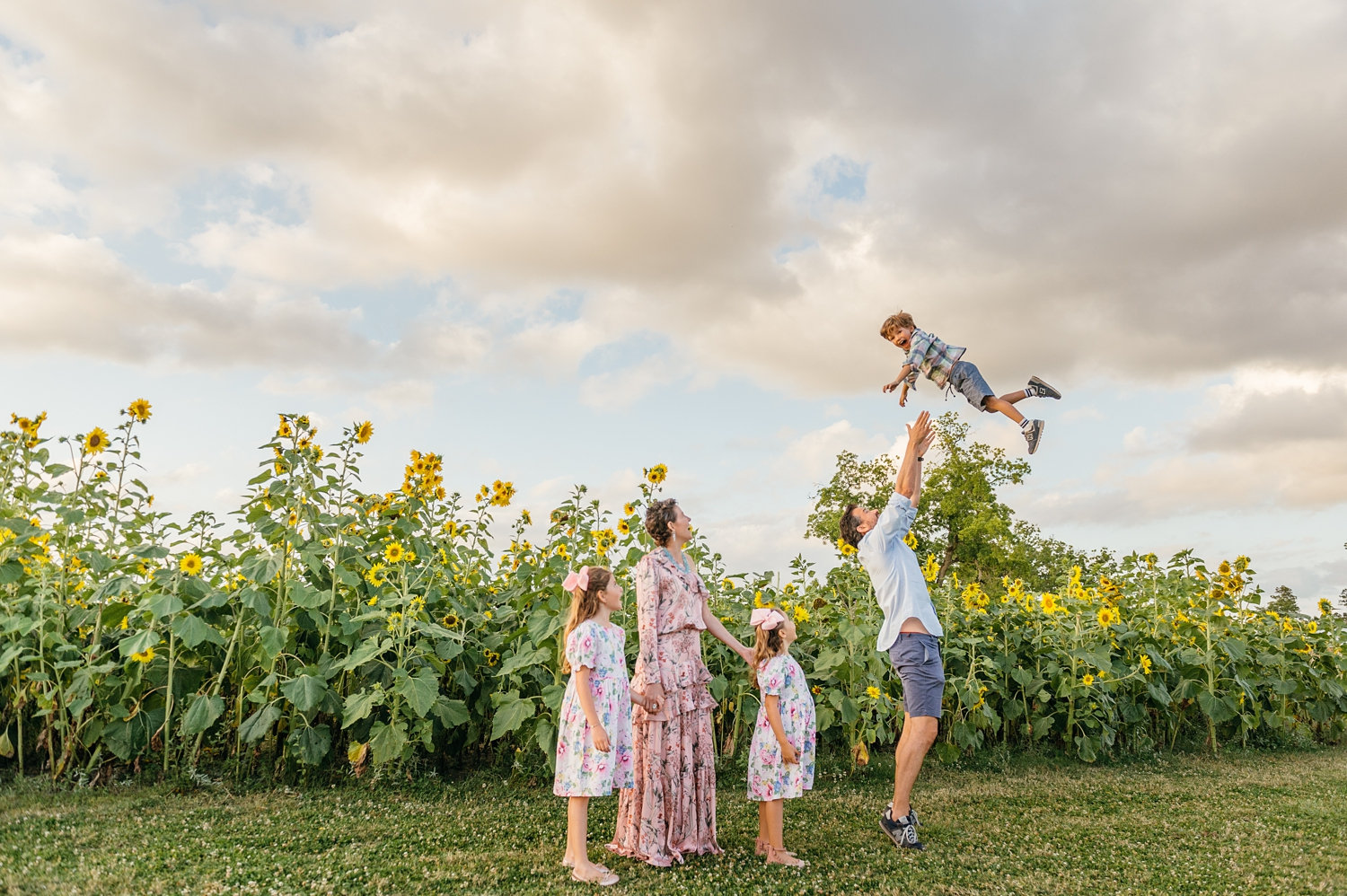 family of 5 photography, family of 5 photos, family of 5 outfit ideas, Ryaphotos