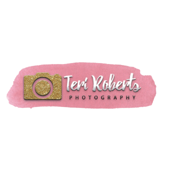 Teri Roberts Logo