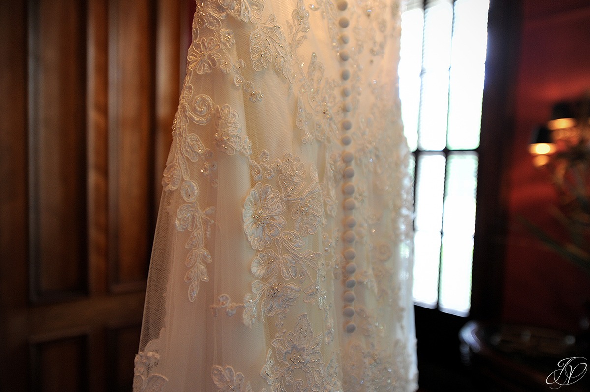 vintage wedding gown details
