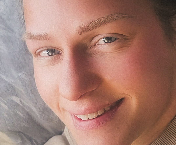 Beautifully shaped eyebrows