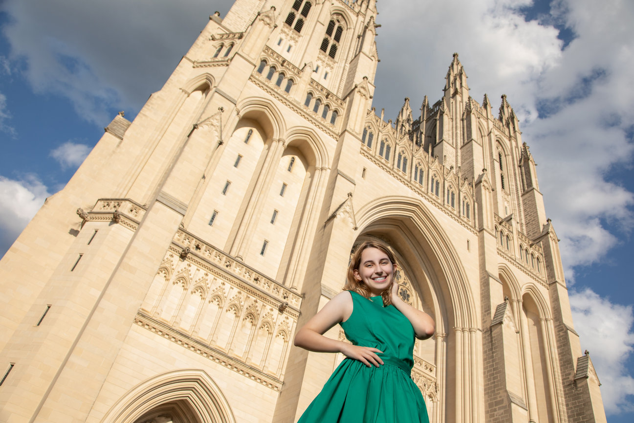 senior pictures in washington dc at the washington national cathedral