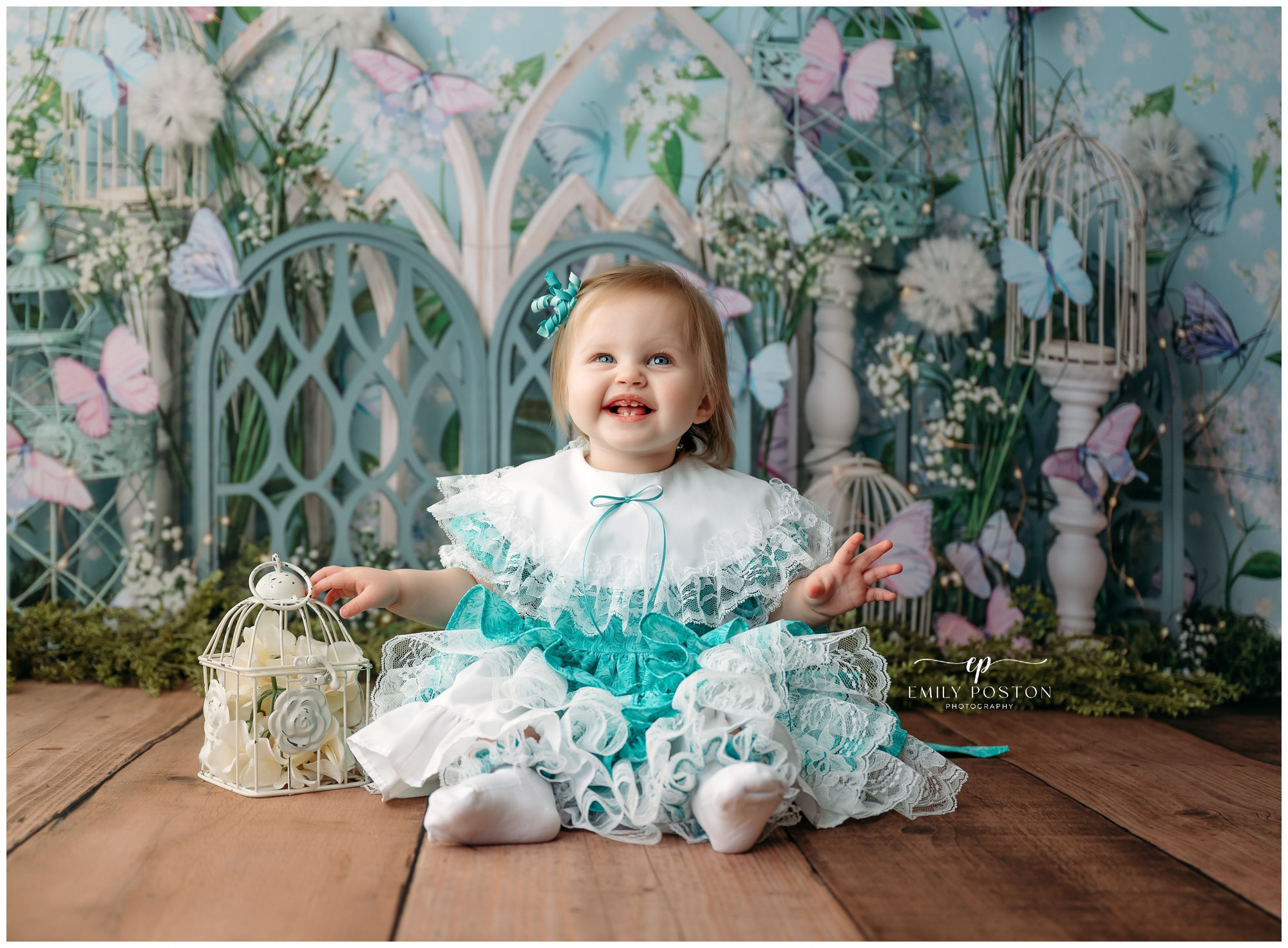 Annalise's Alice in Wonderland Cake Smash in Jefferson City, Missouri