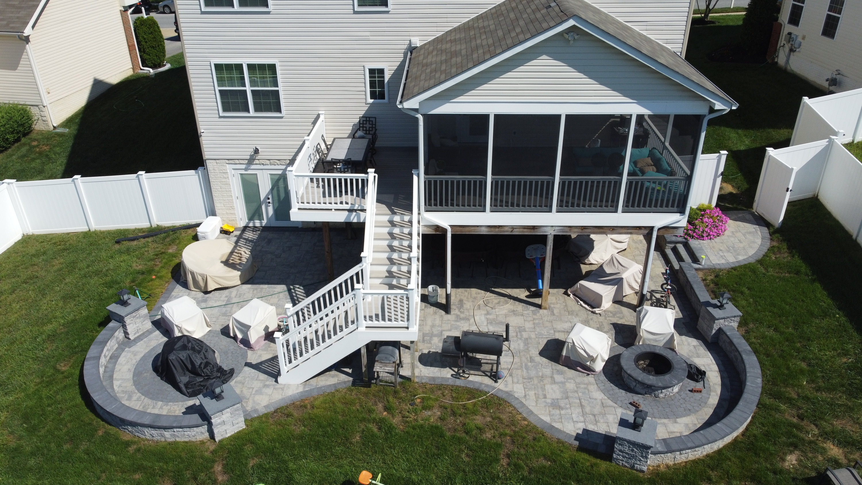 PORCHES Ace Deck Patios