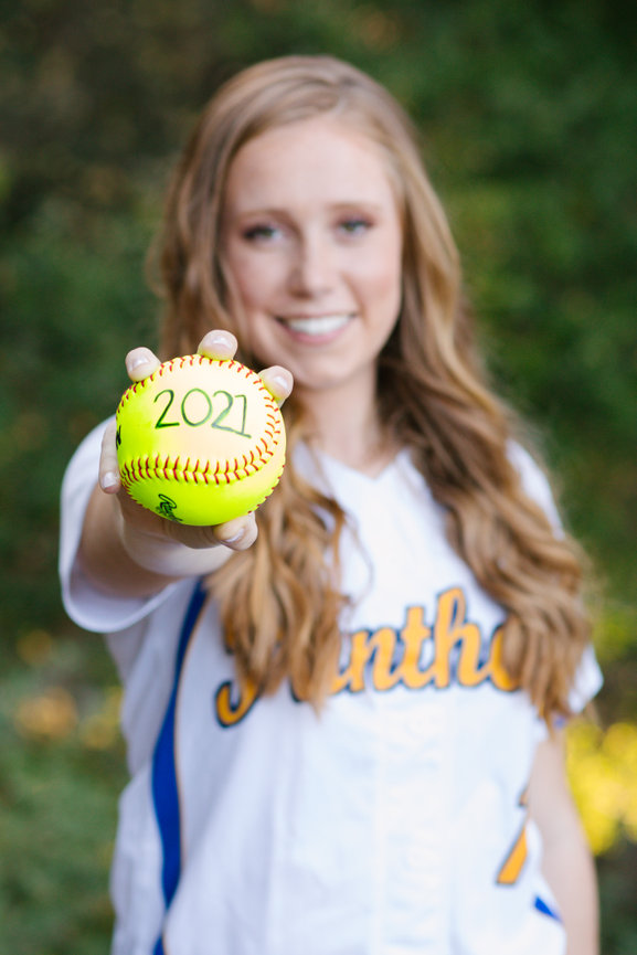 CHOOSING THE RIGHT PROPS FOR YOUR HIGH SCHOOL SENIOR SESSION - Capture ...