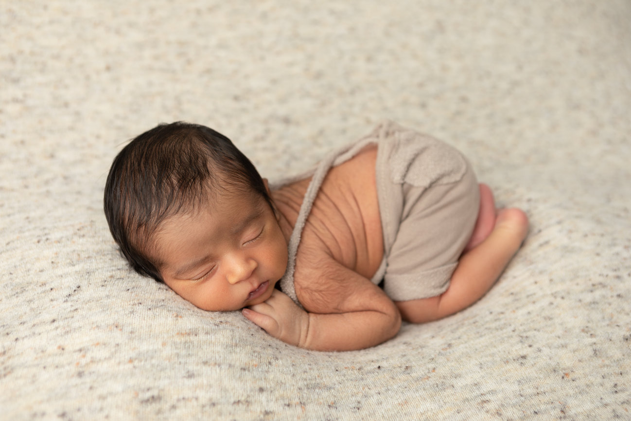 lake elsinore baby photographer, newborn photos, lake elsinore newborn photographer, lake elsinore family photographer, lake elsinore maternity photos, newborn photos in lake elsinore,