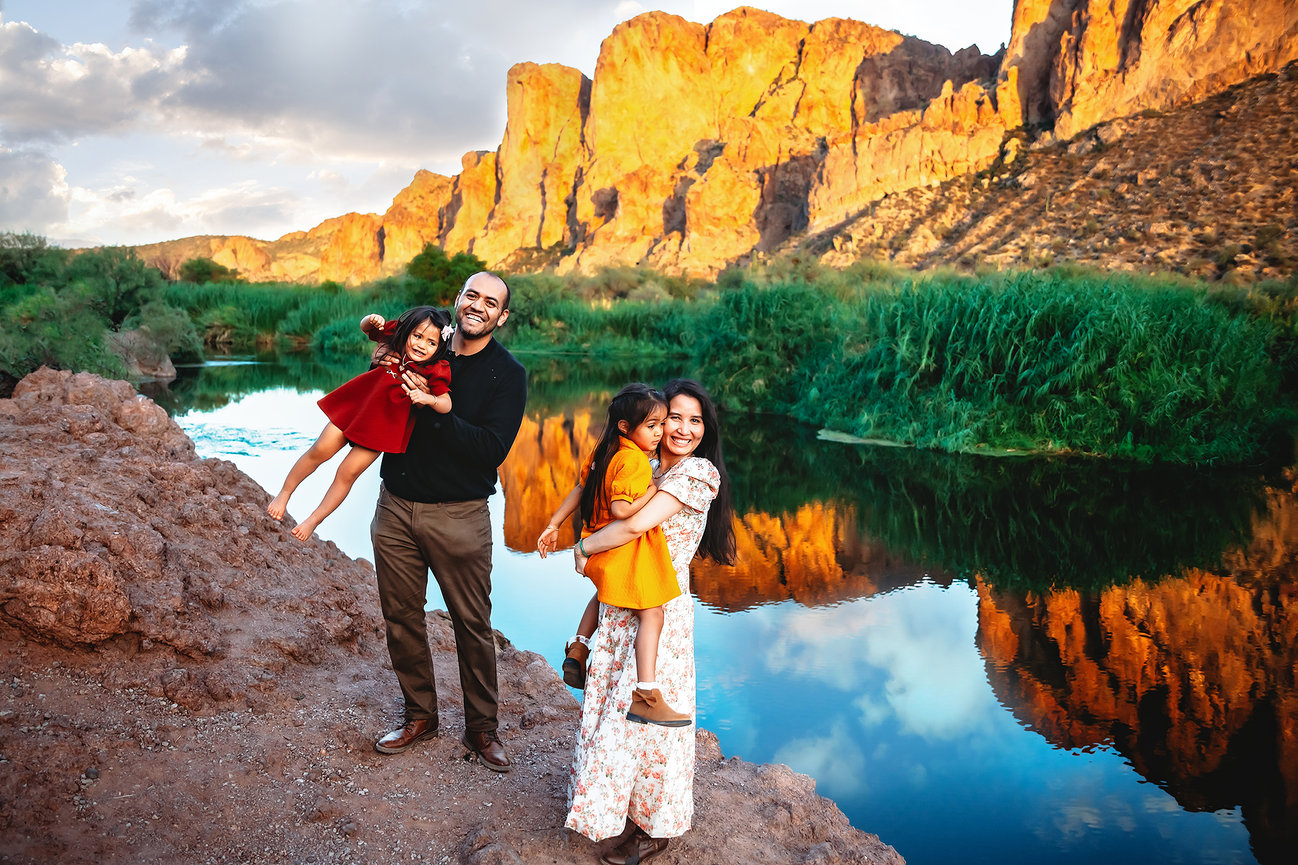 Beautiful river desert family session, family photography session with Summer Elizabeth photography Phoenix AZ
