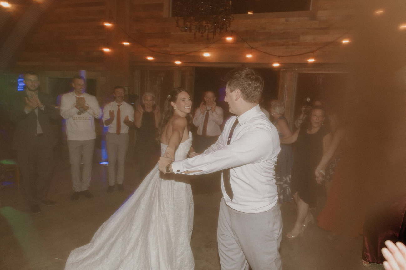 Jaclyn + Jason Wedding - Four Corners Winery Valparaiso, Indiana NWI -  White Border Photography, image size:1298x865