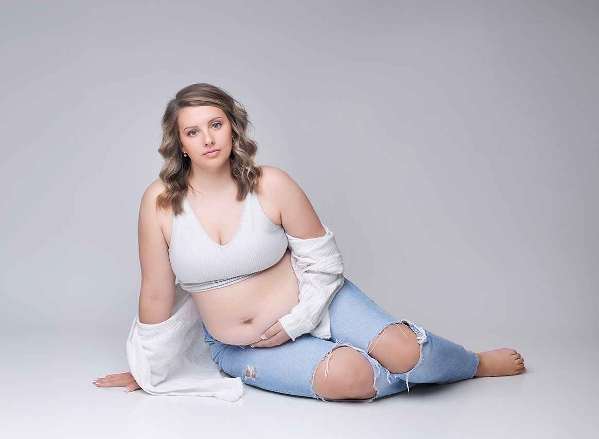 best Peoria maternity photographer, maternity photography near me Peoria, maternity portrait studio Peoria IL