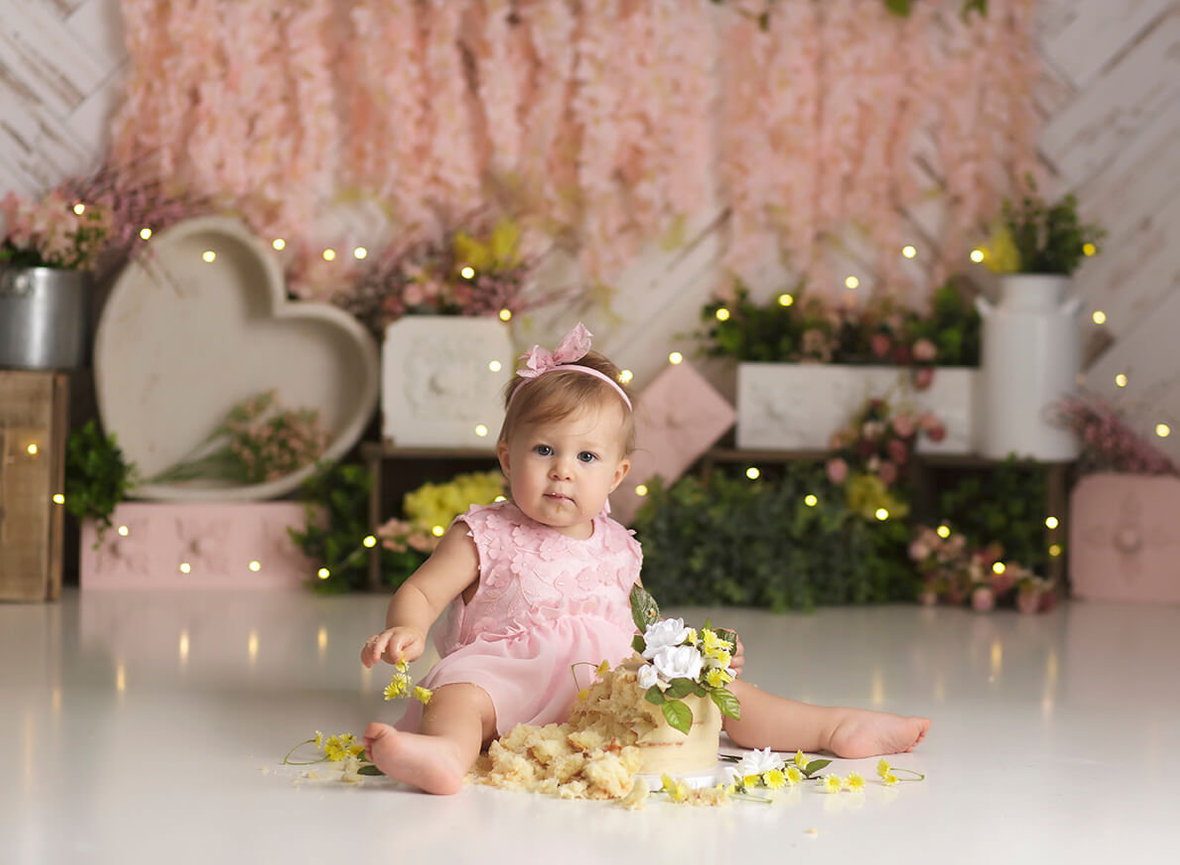 best Peoria cake smash photographer, cake smash portrait studio near me Peoria,  professional cake smash photos Peoria IL