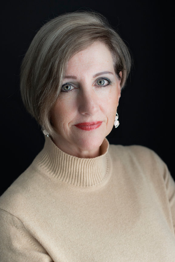 Eye-catching Portrait - Brand Photography - Pamela Dunn-Parrish