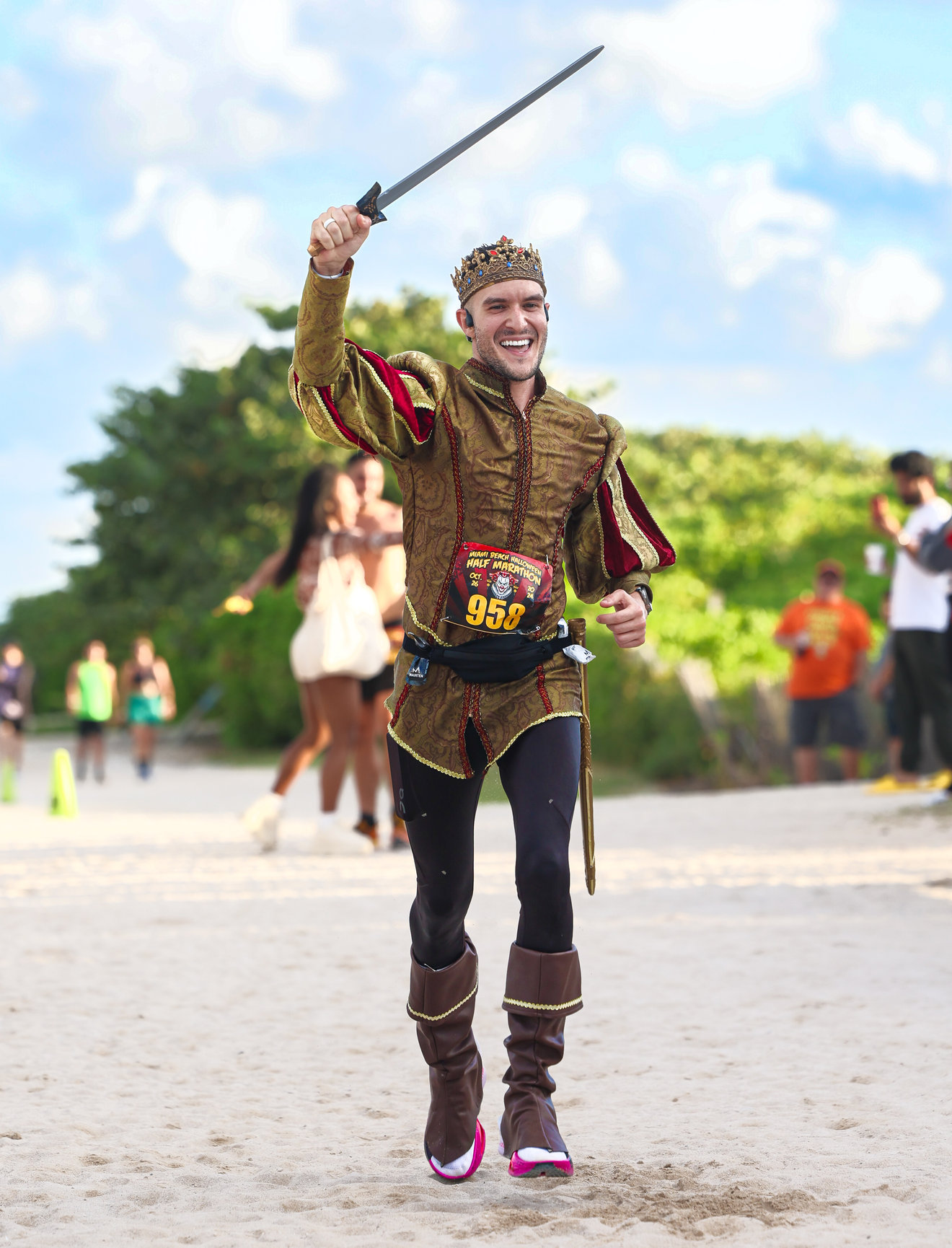 MIAMI BEACH HALLOWEEN HALFMARATHON 2024 JP Pedicino Photography