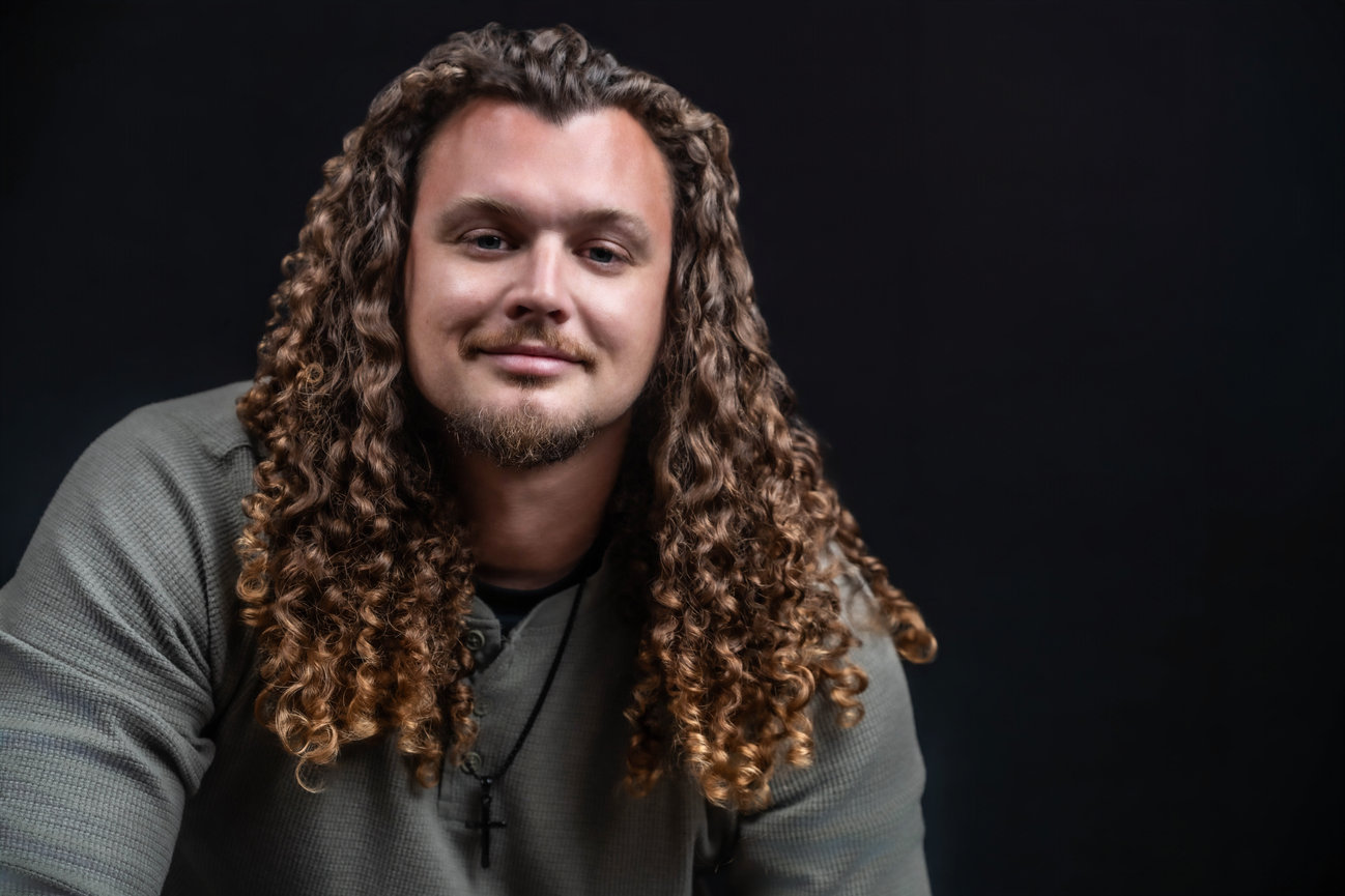 Creative1Photos in St. Cloud, FL delivers headshot photography, family portraits, and creative visual content with a refined touch.