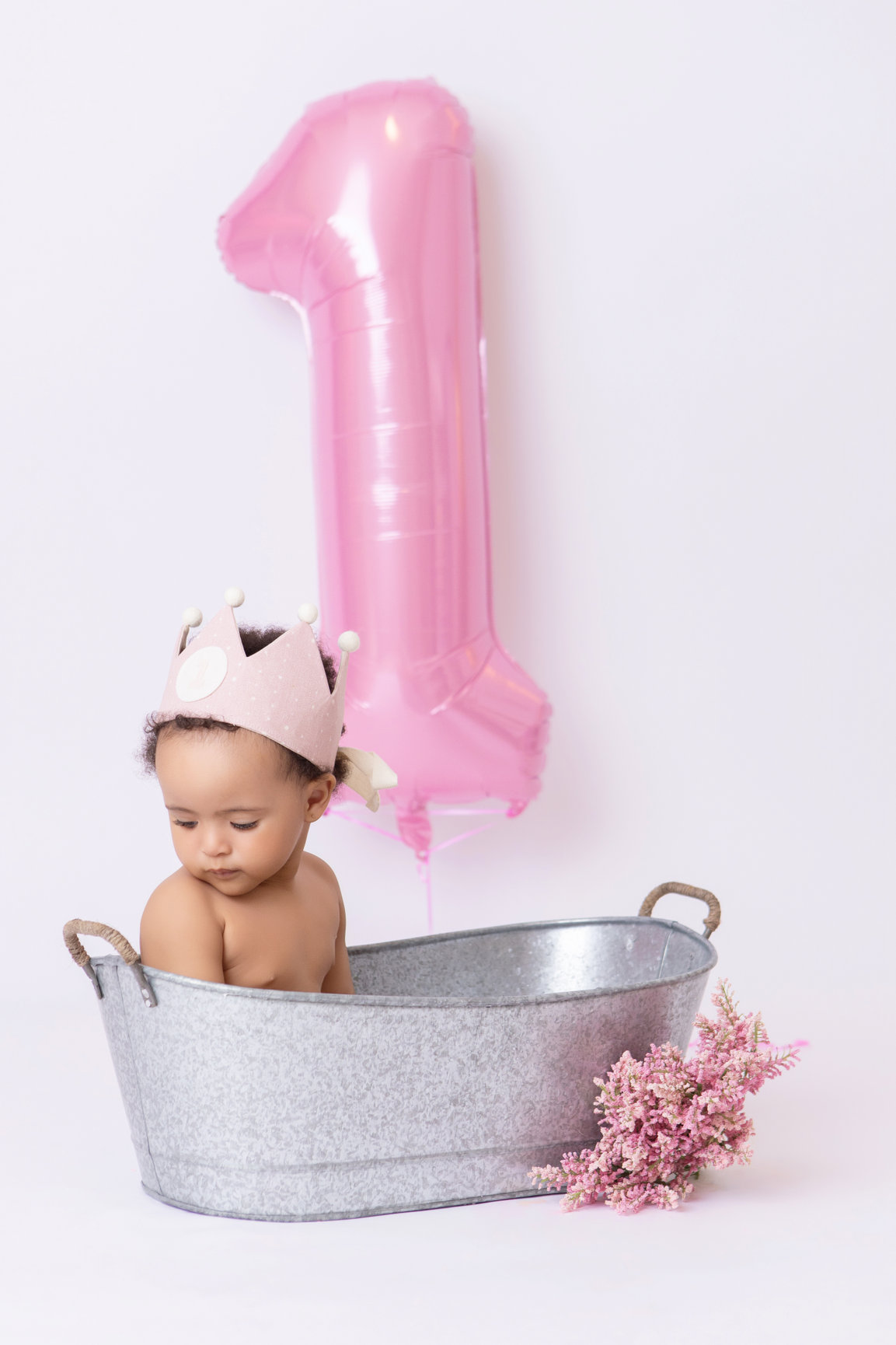 Calgary cake smash photography pink balloons tulle and bubbles first birthday session photo 20