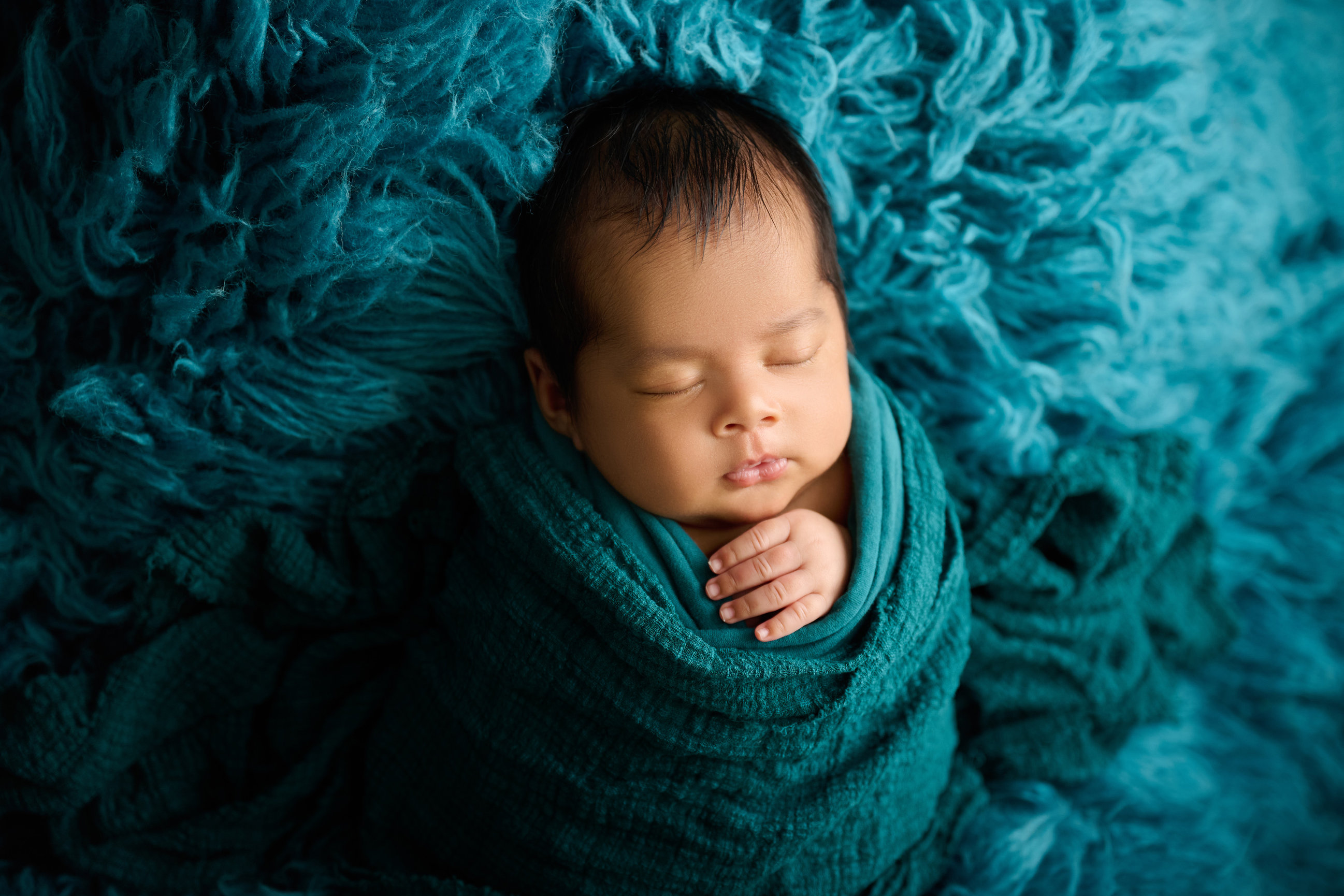 maternity-and-newborn-photography-package-infant-photographer-near-me