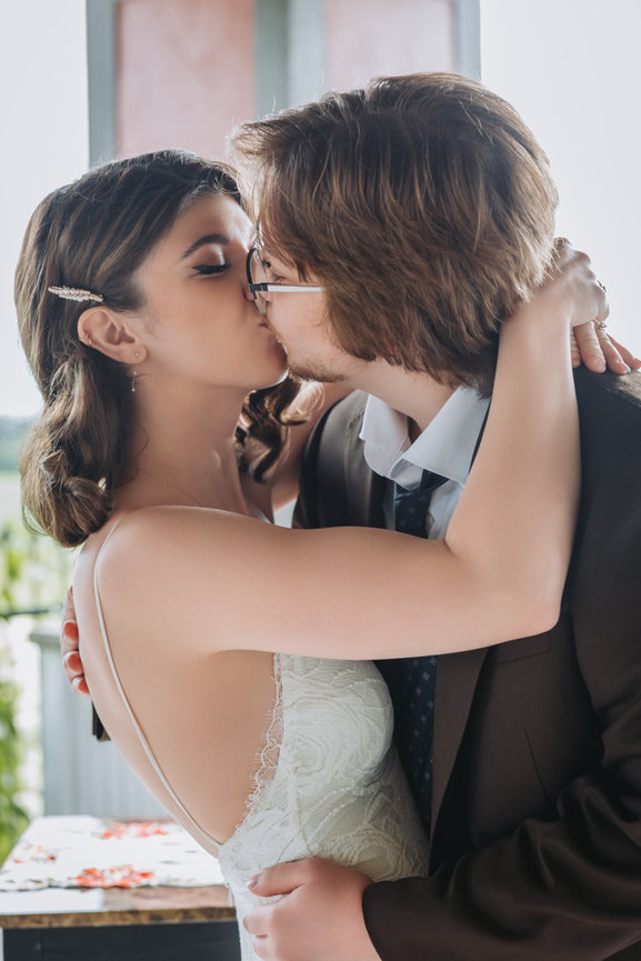 Video content supporting Britta Marie Studios Boudoir, Family, & Headshots Photography in the Minneapolis area.