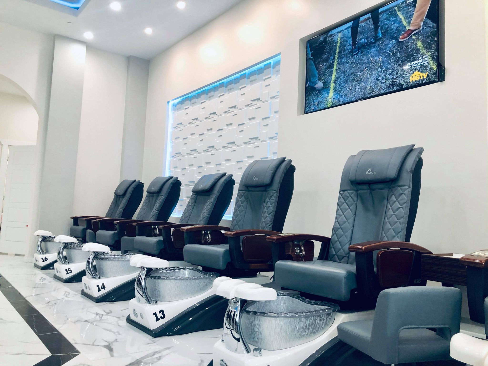 LUXX Nails Tyler Texas JME Studios